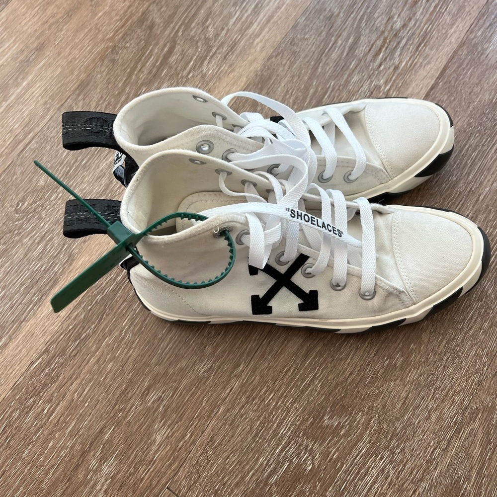 Off-White - Sneakers Vulcanized (unisex) size40 EU / W 10 / M 7 US
